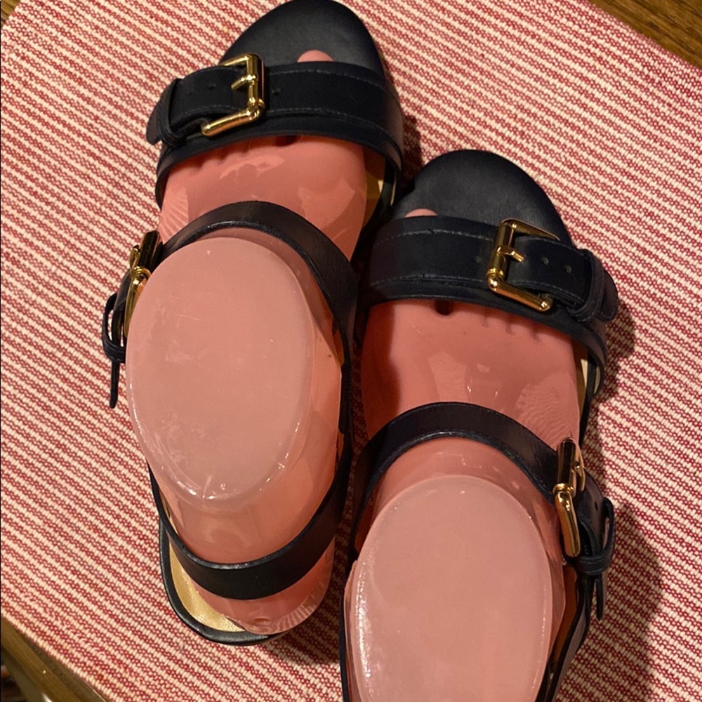 Talbots Black and Gold Sandals with Elegant Straps size 8
562 - Picture 3 of 10